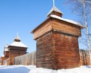 Vieux fort du musée ethnographique Taltsy d'Irkoutsk