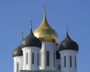 Voyage russie, anneau d'argent, Pskov - Bulbes dorés de la cathédrale de la Trinité