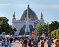 Moscou - Pavillon du Cosmos à VDNKh - Exterieur