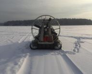 Aeroglisseur dans le réservoir d'Istra