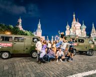 Visite Moscou de nuit en minibus sovietique UAZ