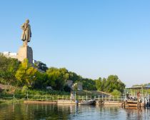 Volgograd - Statue Lénine - Livre Guinness des Records © Shutterstock
