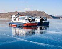 Voyage au Baikal en hiver - Aeroglisseur sur le Baikal