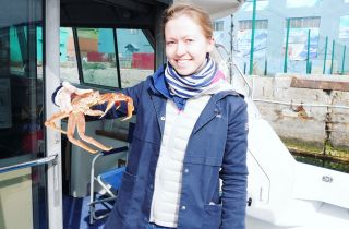 Voyage au Kamtchatka : Olga à la pêche au crabe