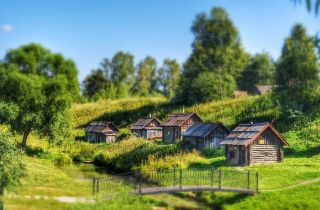 Autour de Iaroslavl - Viatskoïe - Bania noir sur la berge Ukhtomki © Les plus beaux villages de Russie