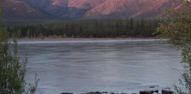 Vue sur la rivière Indigirka