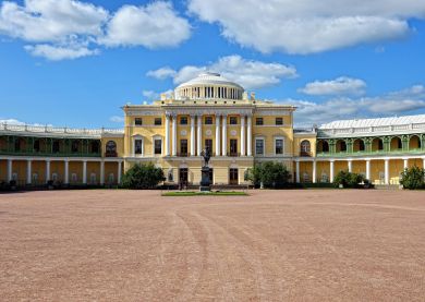 Voyage Saint-Pétersbourg - Palais de Pavlovsk © Dreamstime