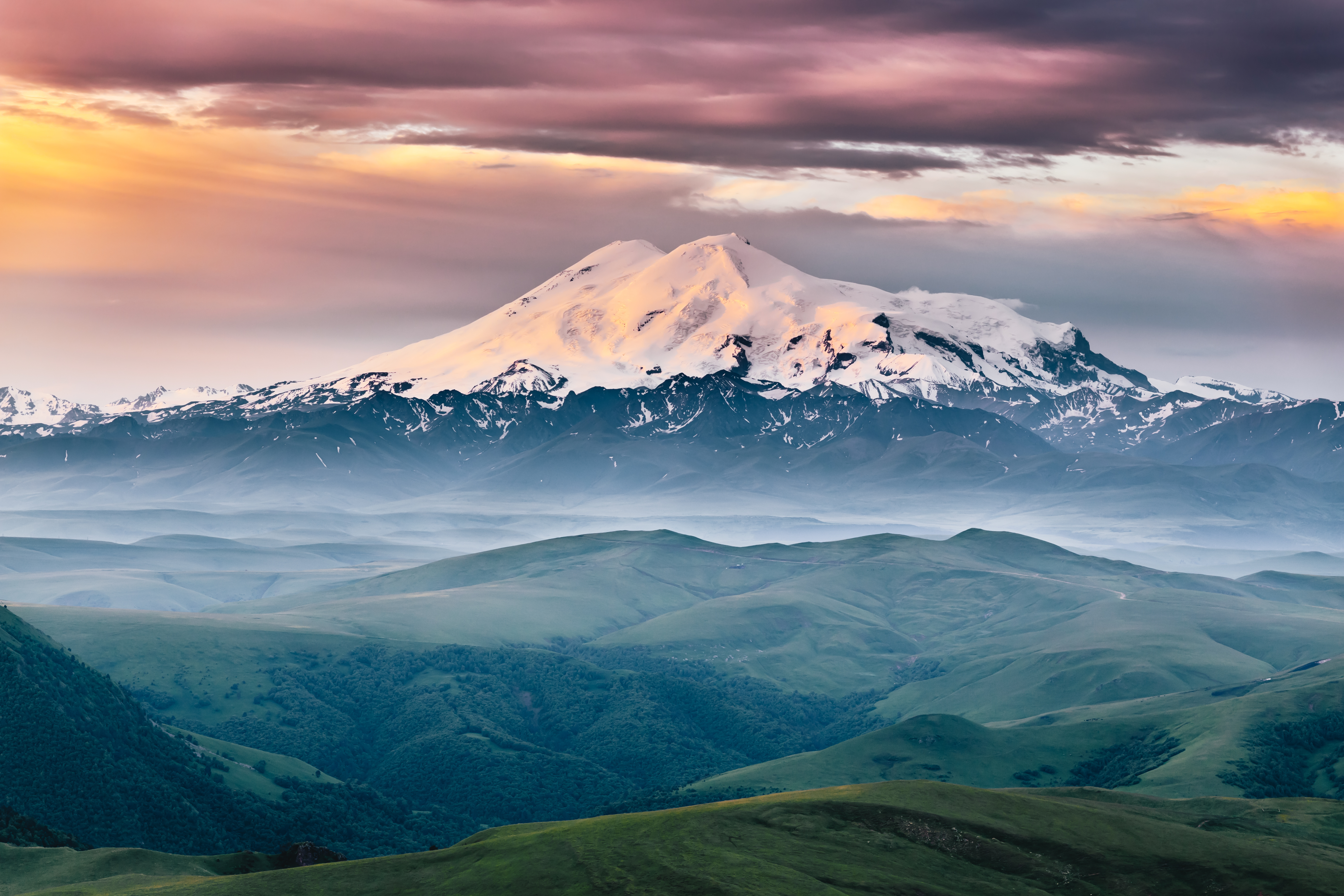 Гора эльбрус самая высокая точка. Гора Эльбрус. Горы Кавказа Эльбрус. Северный Кавказ Эльбрус. Западный Кавказ Эльбрус.